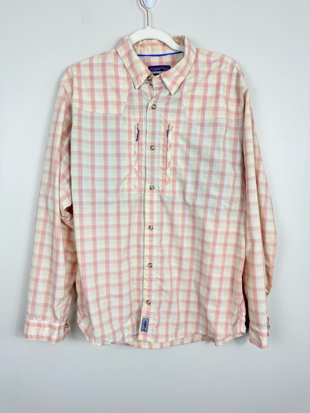 Patagonia Sun Stretch Shirt Men Medium Long Sleeve Button Down Pink Yellow Plaid